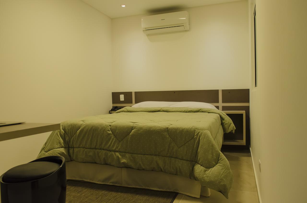 Hollyster Hotel Pinhais Esterno foto