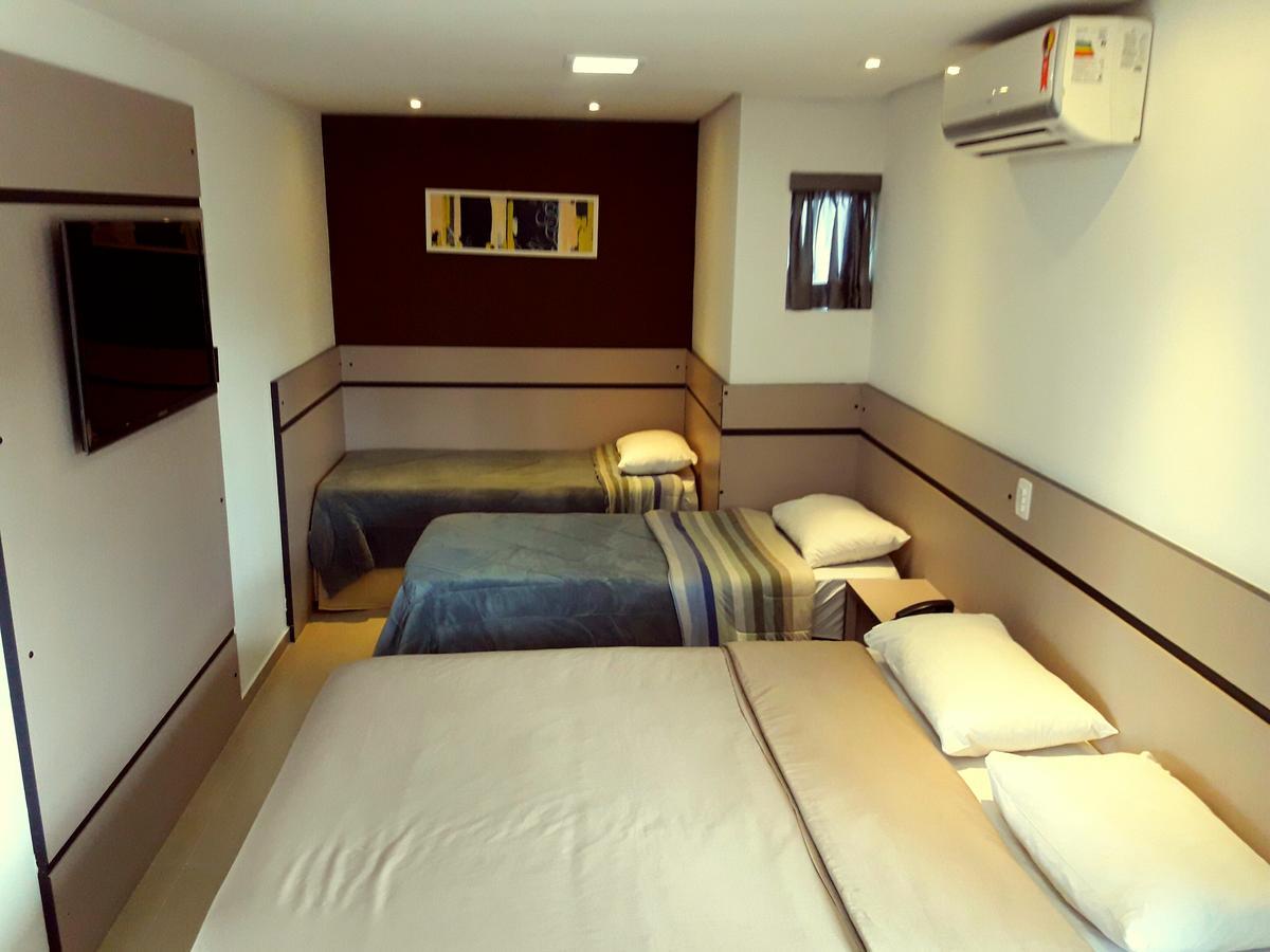 Hollyster Hotel Pinhais Esterno foto