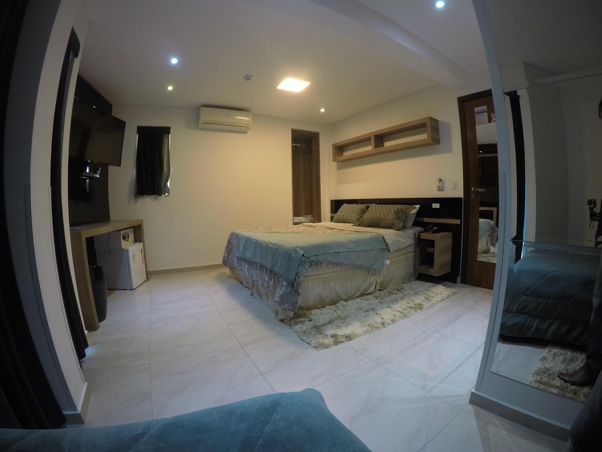 Hollyster Hotel Pinhais Esterno foto