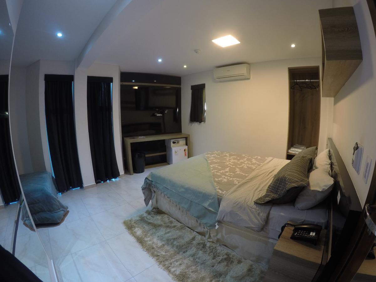 Hollyster Hotel Pinhais Esterno foto