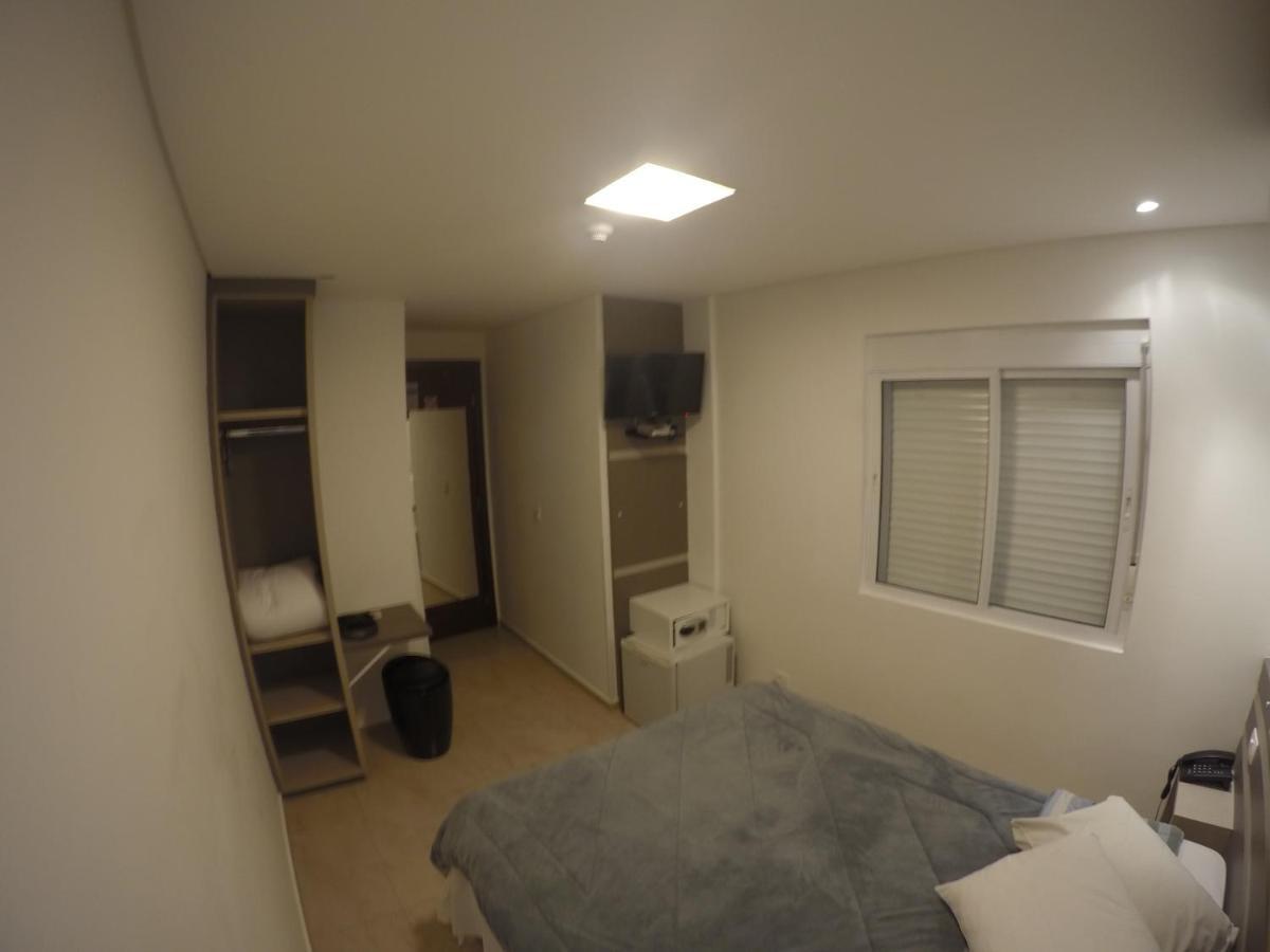 Hollyster Hotel Pinhais Esterno foto