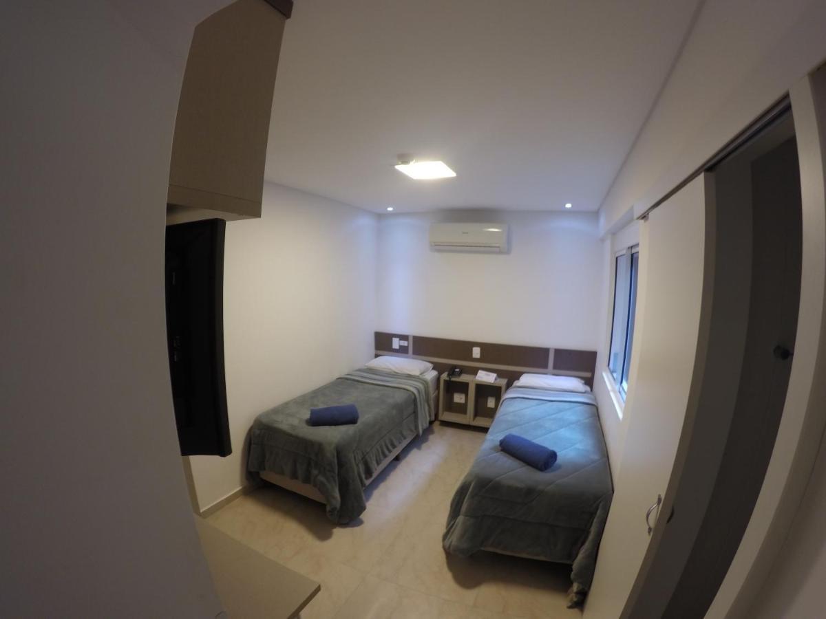 Hollyster Hotel Pinhais Esterno foto