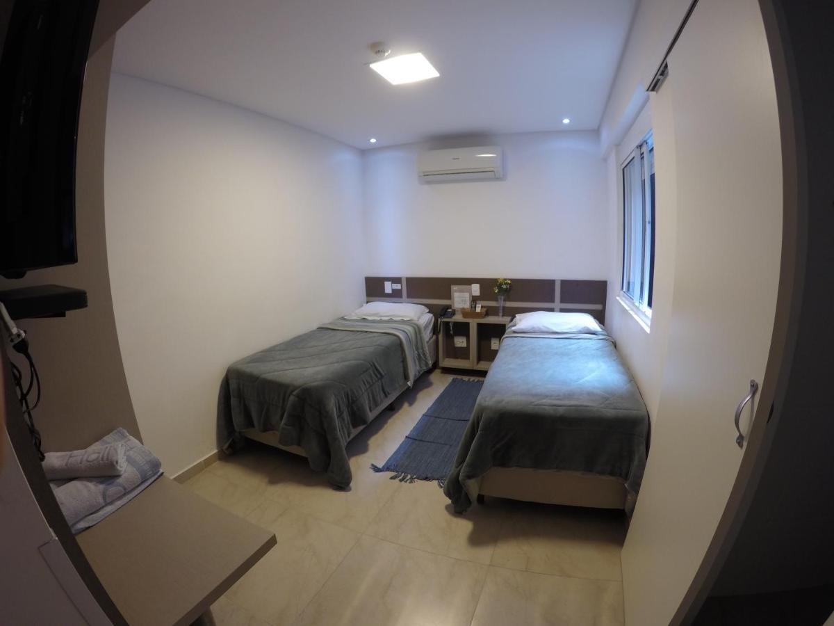 Hollyster Hotel Pinhais Esterno foto